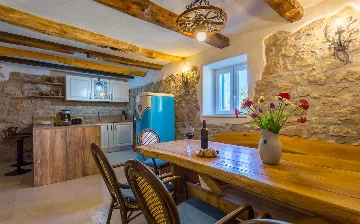 Hlapa Krk Apartment with Private Heated Pool