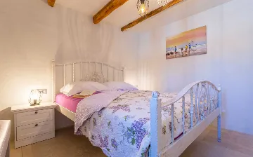 Hlapa Krk Apartment with Private Heated Pool