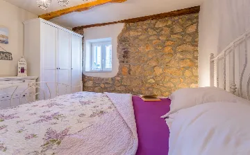 Hlapa Krk Apartment with Private Heated Pool