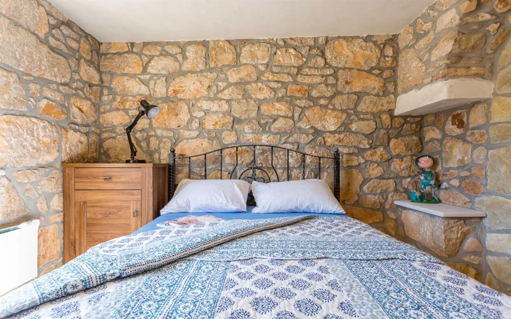 Hlapa Krk Apartment with Private Heated Pool