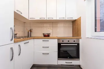 Seaside Apartment for 4 Guests in Vrbnik (Krk)