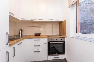 Seaside Apartment for 4 Guests in Vrbnik (Krk)