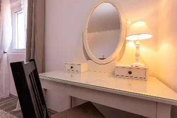 Seaside Apartment for 4 Guests in Vrbnik (Krk)