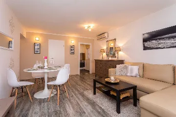 Seaside Apartment for 4 Guests in Vrbnik (Krk)