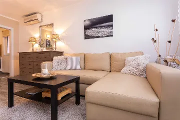 Seaside Apartment for 4 Guests in Vrbnik (Krk)