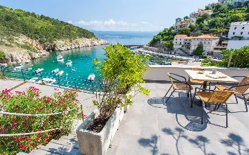 Seaside Apartment for 4 Guests in Vrbnik (Krk)