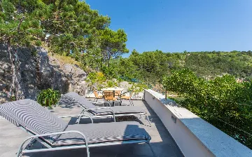 Seaside Apartment for 4 Guests in Vrbnik (Krk)