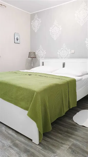 Seaside Apartment for 4 Guests in Vrbnik (Krk)