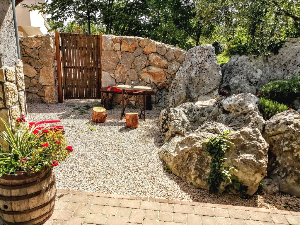 Hlapa (Krk) Apartment for Up to 5 Guests