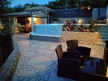 Hlapa (Krk) Apartment for Up to 5 Guests