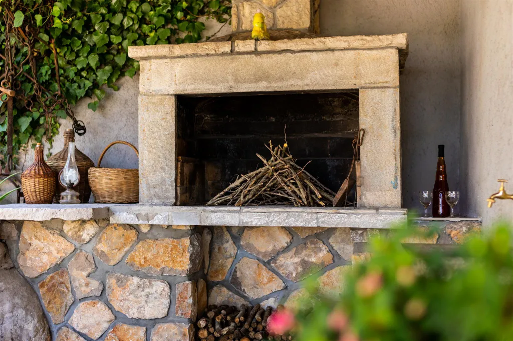 Hlapa (Krk) Apartment for Up to 5 Guests