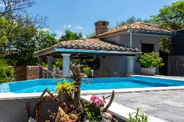 Hlapa (Krk) Apartment for Up to 5 Guests