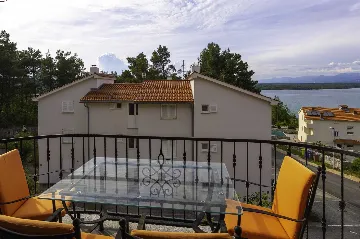 2-Bedroom Apartment in Soline (Krk) for Up to 5