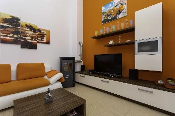 2-Bedroom Apartment in Soline (Krk) for Up to 5