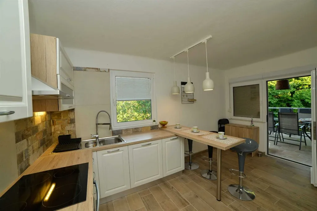 3-Bedroom Apartment with Private Pool in Sveti Vid Dobrinjski