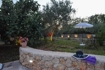 3-Bedroom Apartment with Private Pool in Sveti Vid Dobrinjski