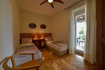 3-Bedroom Apartment with Private Pool in Sveti Vid Dobrinjski