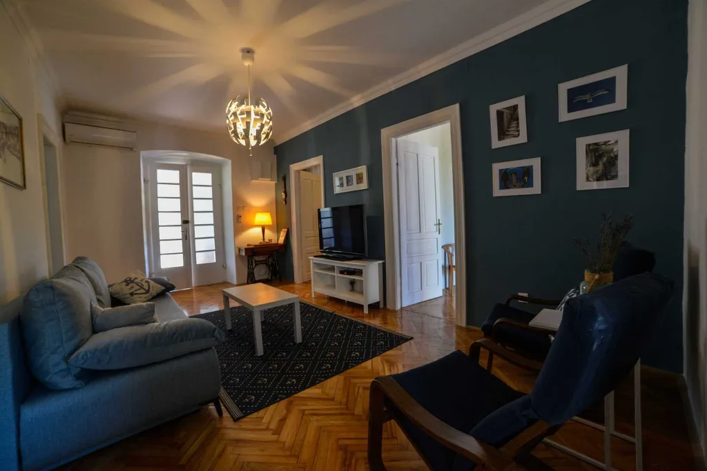 3-Bedroom Apartment with Private Pool in Sveti Vid Dobrinjski