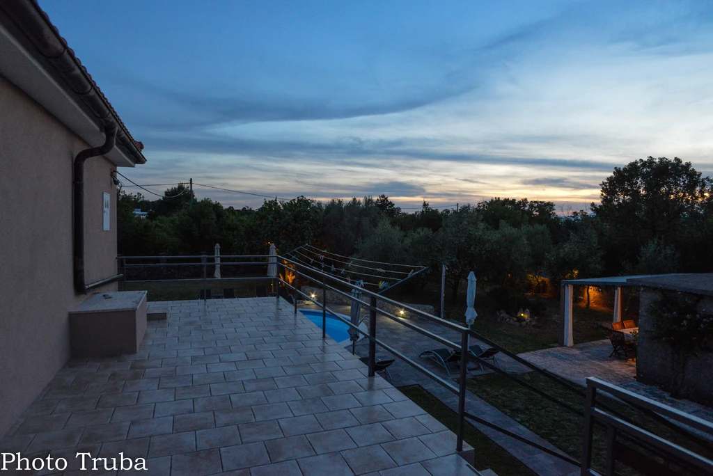 3-Bedroom Apartment with Private Pool in Sveti Vid Dobrinjski