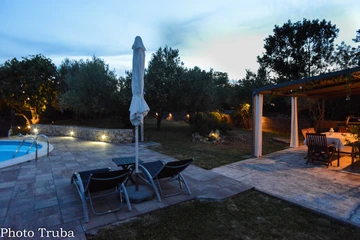 3-Bedroom Apartment with Private Pool in Sveti Vid Dobrinjski