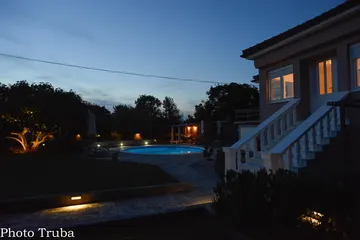 3-Bedroom Apartment with Private Pool in Sveti Vid Dobrinjski