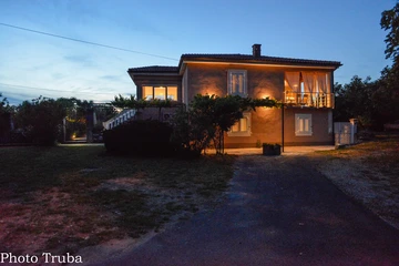 3-Bedroom Apartment with Private Pool in Sveti Vid Dobrinjski