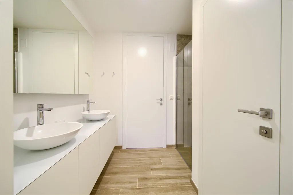 Krk City Apartment for 6 Guests with Heated Pool