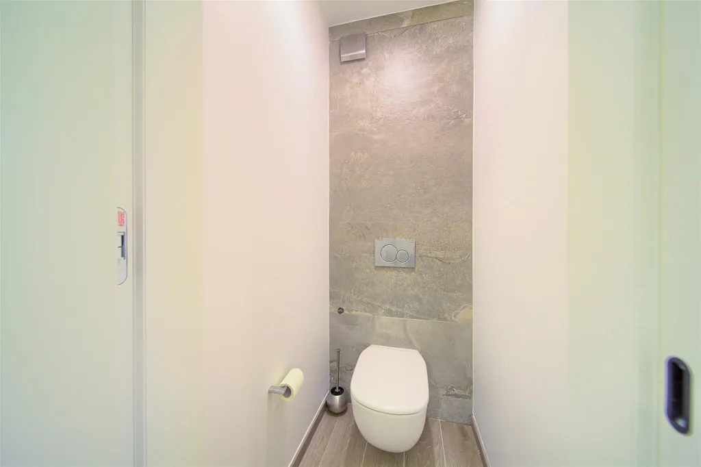 Krk City Apartment for 6 Guests with Heated Pool