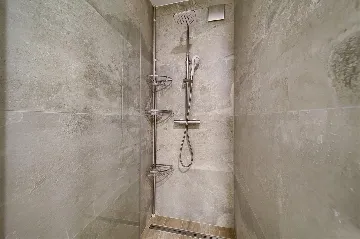 Krk City Apartment for 6 Guests with Heated Pool