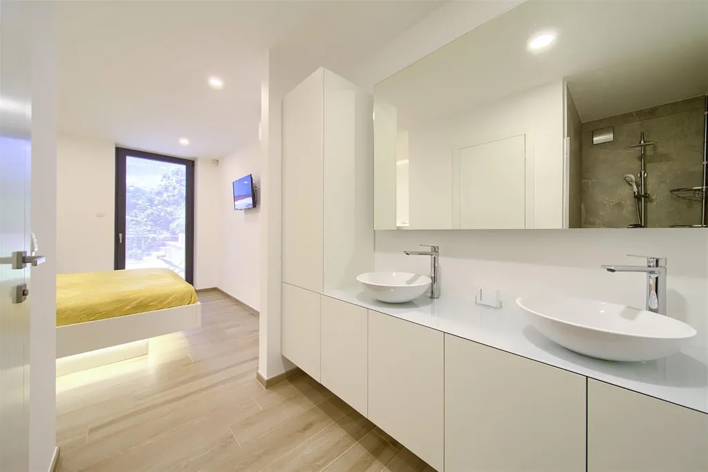 Krk City Apartment for 6 Guests with Heated Pool
