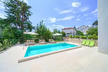 Krk City Apartment for 6 Guests with Heated Pool