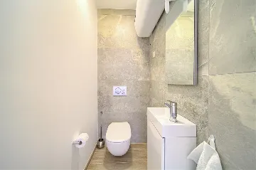 Krk City Apartment for 6 Guests with Heated Pool