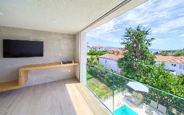 Krk City Apartment for 6 Guests with Heated Pool