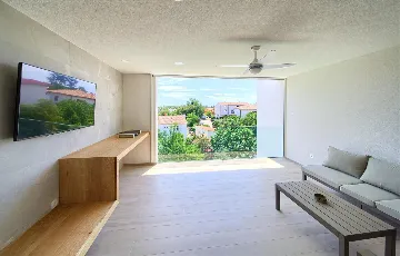 Krk City Apartment for 6 Guests with Heated Pool