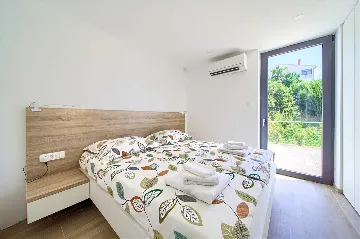 Apartment in Krk with Heated Pool for 6 Guests