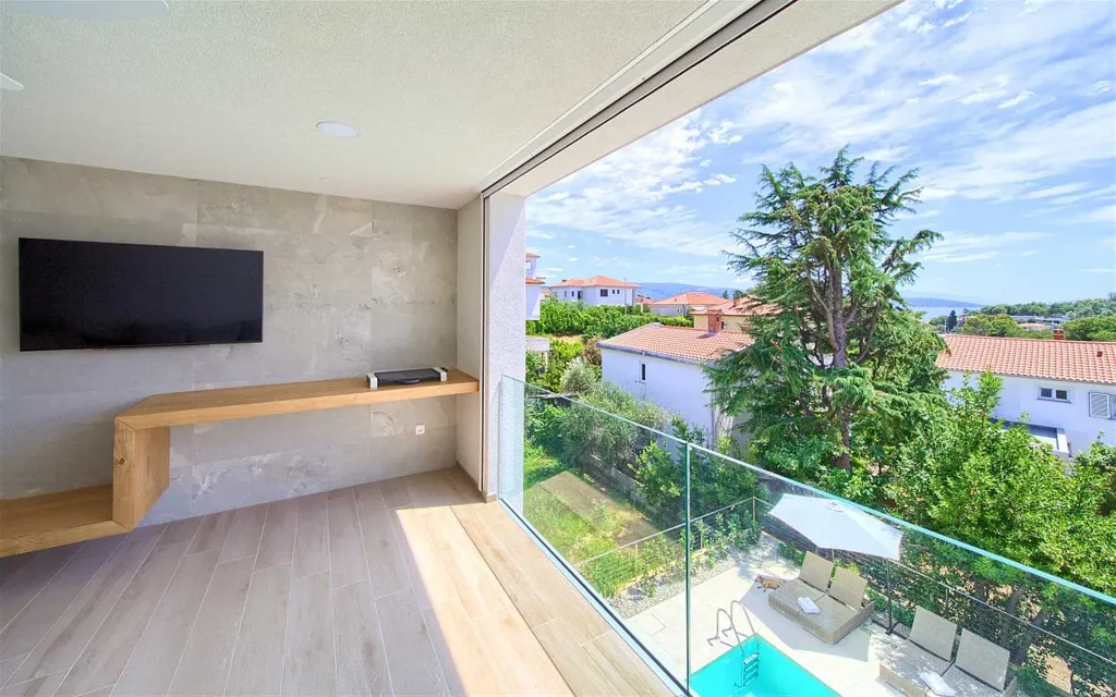 Apartment in Krk with Heated Pool for 6 Guests