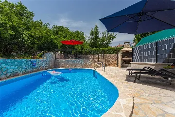3-Bedroom Apartment in Hlapa (Krk) for 8 Guests