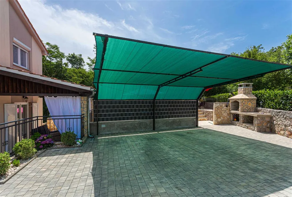 3-Bedroom Apartment in Hlapa (Krk) for 8 Guests