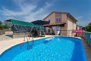 3-Bedroom Apartment in Hlapa (Krk) for 8 Guests
