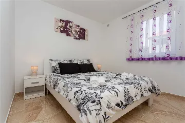 3-Bedroom Apartment in Hlapa (Krk) for 8 Guests