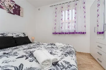 3-Bedroom Apartment in Hlapa (Krk) for 8 Guests