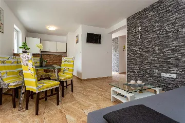 3-Bedroom Apartment in Hlapa (Krk) for 8 Guests