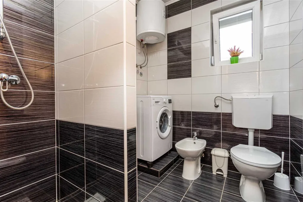 3-Bedroom Apartment in Hlapa (Krk) for 8 Guests