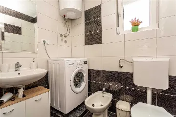 3-Bedroom Apartment in Hlapa (Krk) for 8 Guests