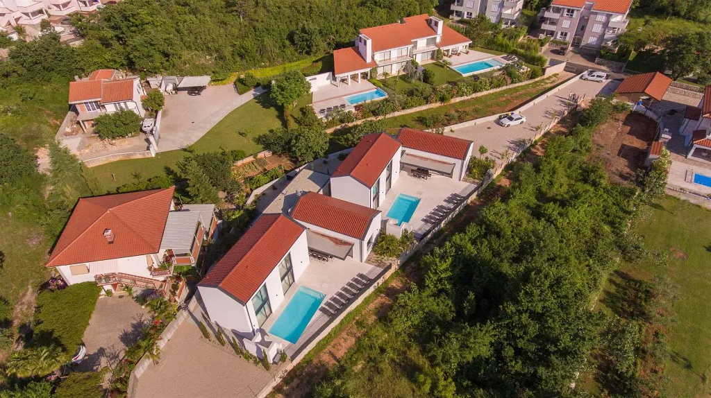 Villa in Klimno (Krk) with Heated Pool for 8