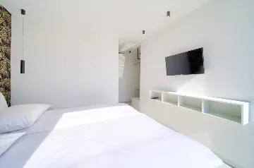 Villa in Klimno (Krk) with Heated Pool for 8