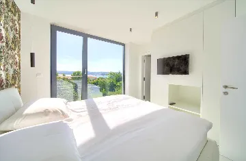 Villa in Klimno (Krk) with Heated Pool for 8