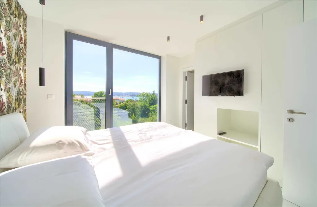 Villa in Klimno (Krk) with Heated Pool for 8