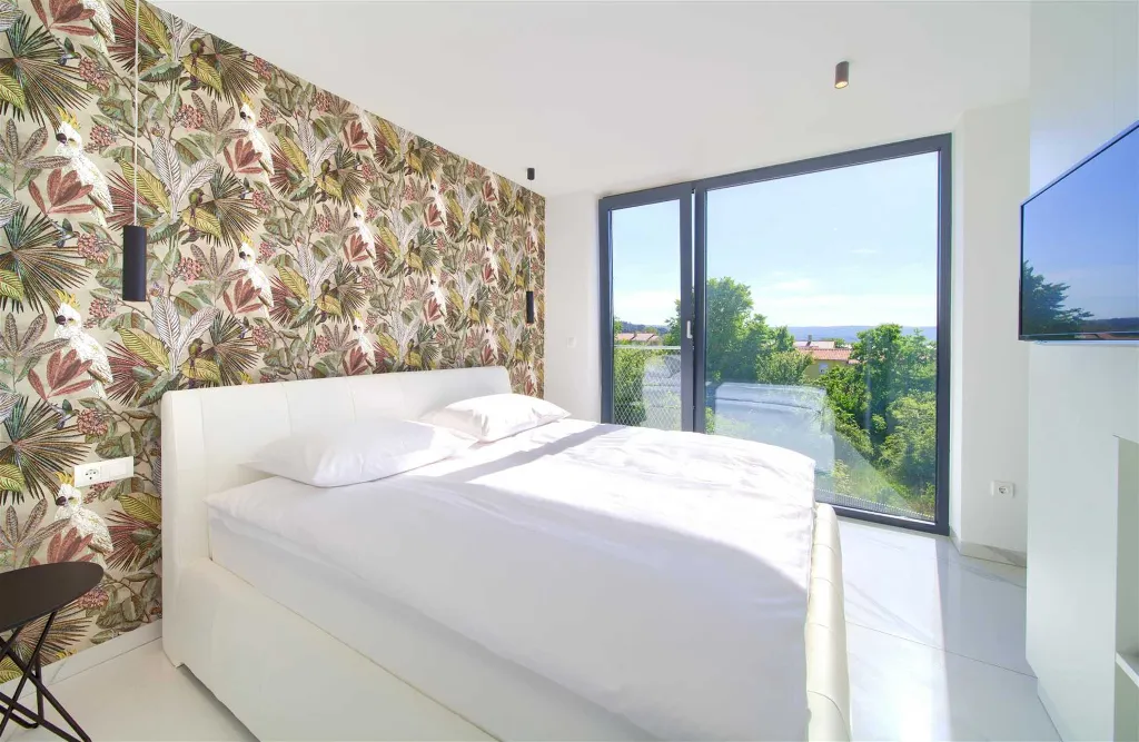 Villa in Klimno (Krk) with Heated Pool for 8
