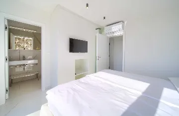 Villa in Klimno (Krk) with Heated Pool for 8